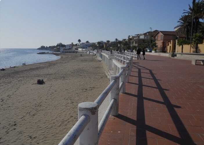 passeggiata santa marinella perla tirreno cabine.jpg