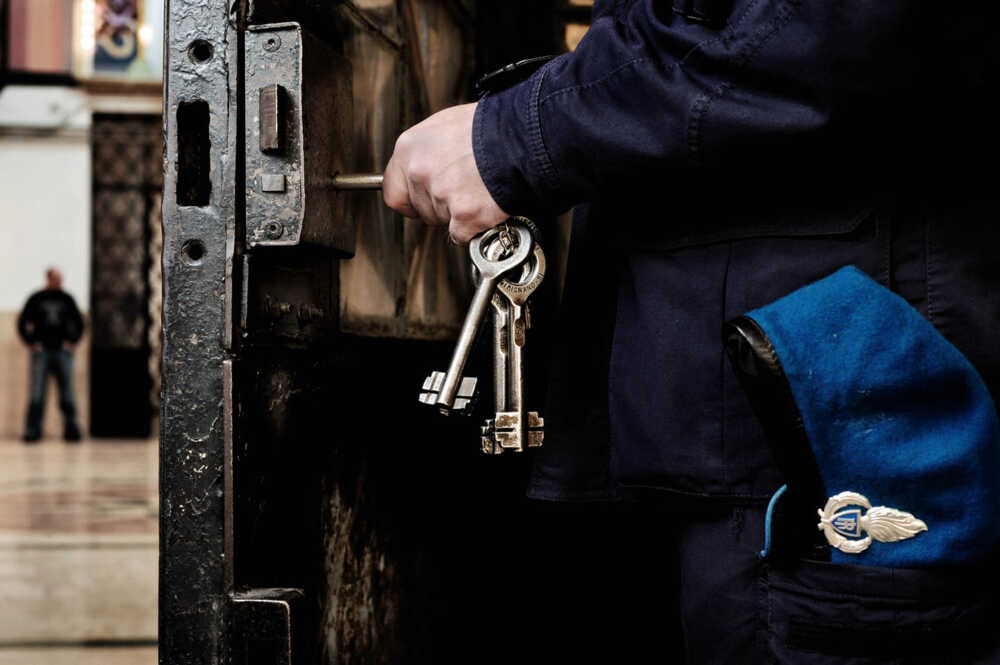 polizia penitenziaria carcere chiavi cella.jpg