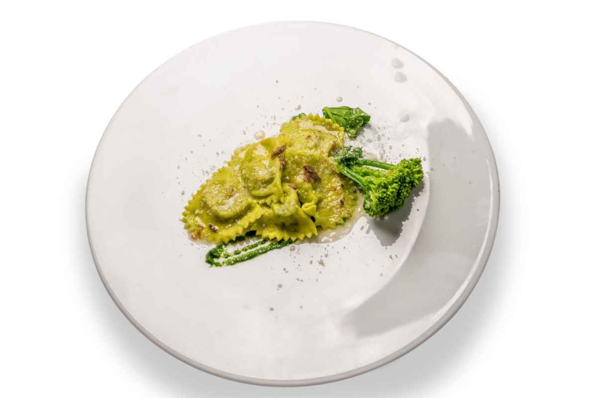 Cime di rapa non solo con le orecchiette: 10 ricette per tutti i gusti 1 ravioli ripieni di cime di rapa e pecorino.jpg