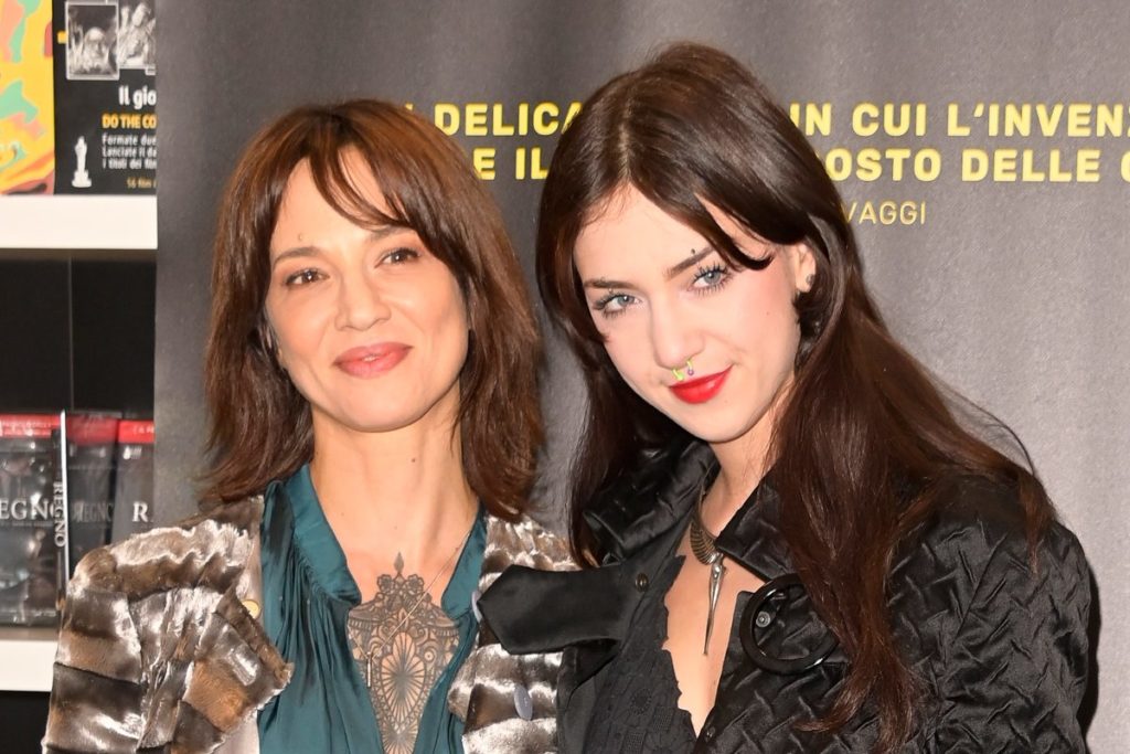 GI Anna lou e asia argento.jpg