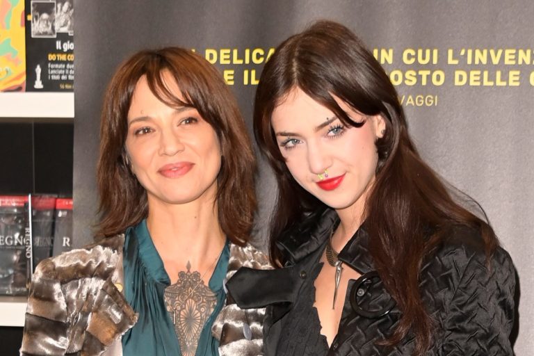 GI Anna lou e asia argento.jpg