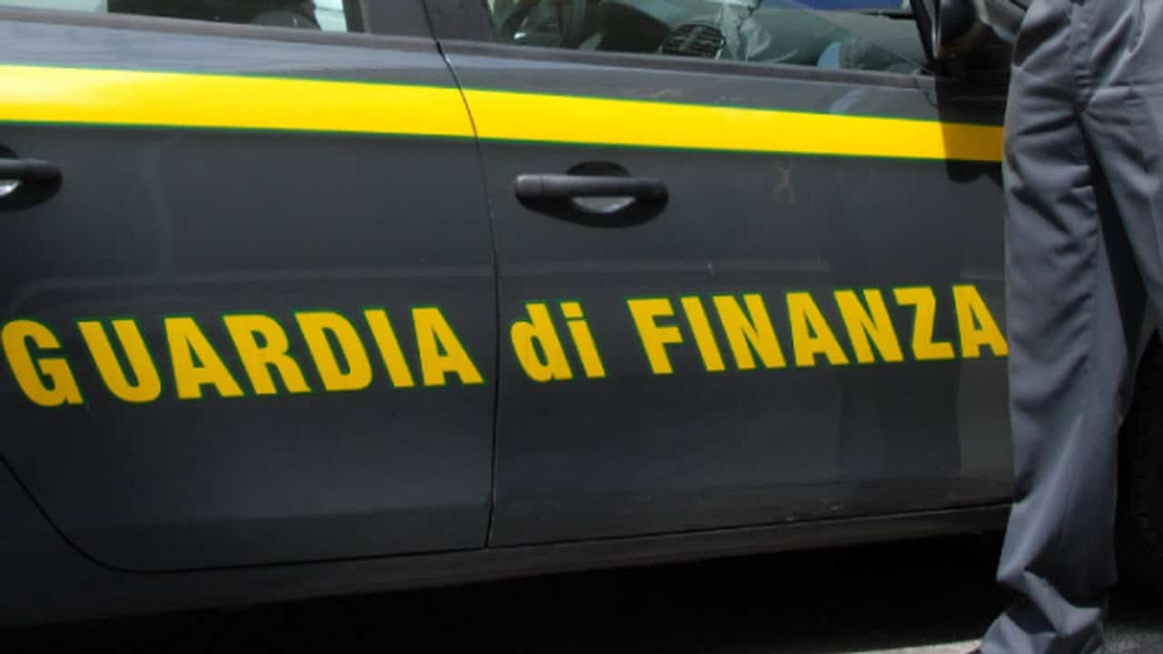 GUARDIA FINANZA AUTO.jpg