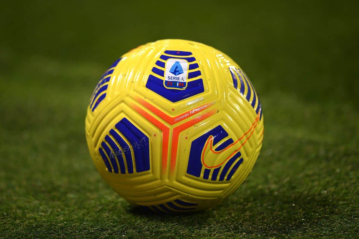 Orgoglio Lazio e delusione Milan: lotta Scudetto finita? IM pallone Serie A.jpg