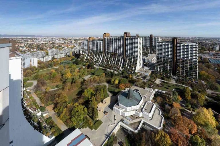 Wohnpark Alterlaa.jpg