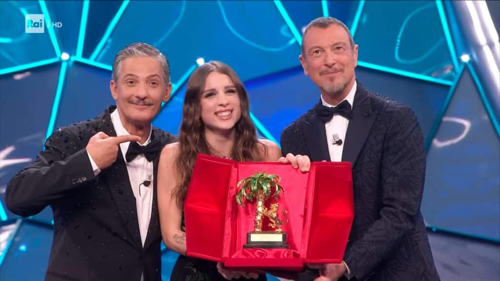 angelina mango vince sanremo2024 amadeus.jpg