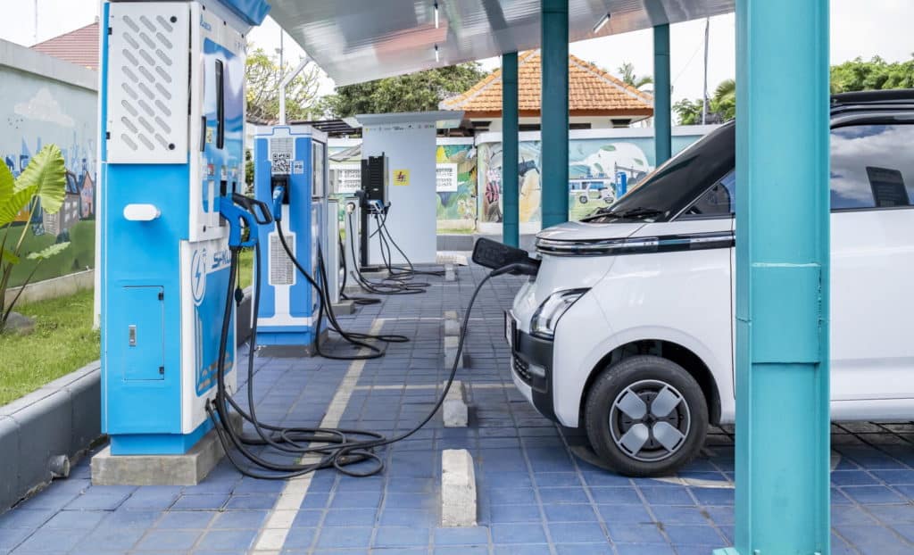 auto elettrica scaled.jpg