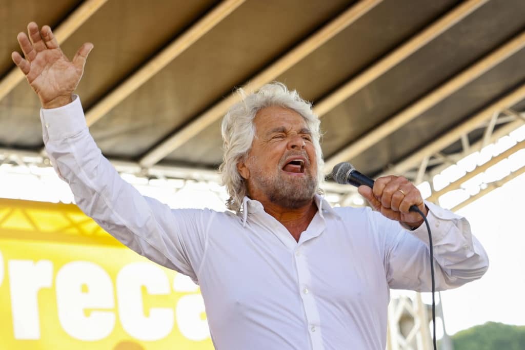 beppe grillo doppio mandato scaled.jpg