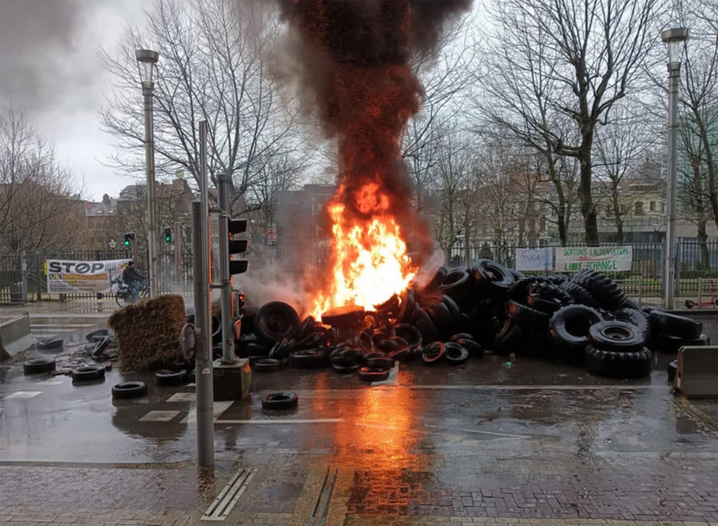 bruxelles trattori protesta scaled.jpg