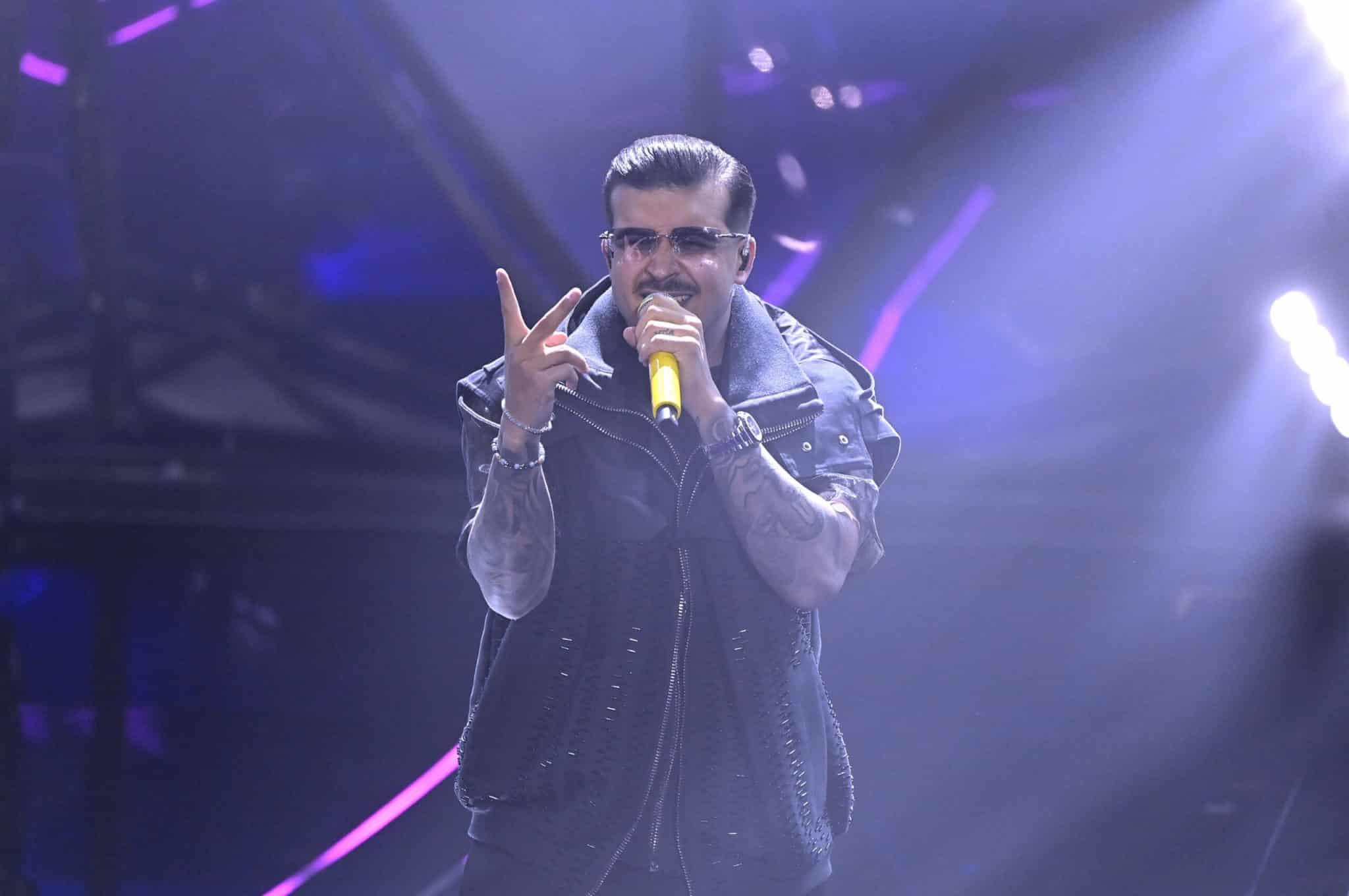 Sanremo 2024, la dedica di Geolier all’amico 17enne morto di cancro: chi era Daniele Caprio – Il video 1 geolier scaled.jpeg