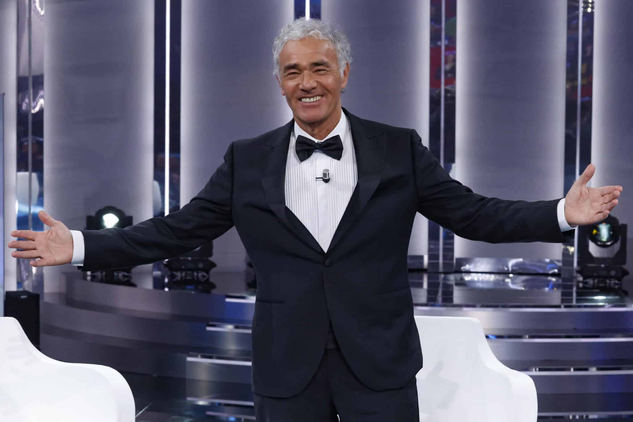 In Rai si omaggia Ricci e la sua Striscia. Giletti: «Tg satirico dove si possono dire tante cose che non si possono dire da altre parti» – Il video 1 giletti scaled.jpeg