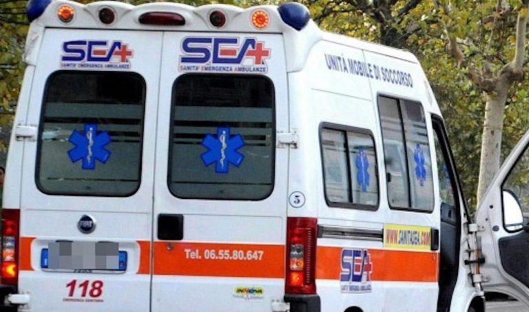 incidente roma casal palocco ambulanza.jpeg