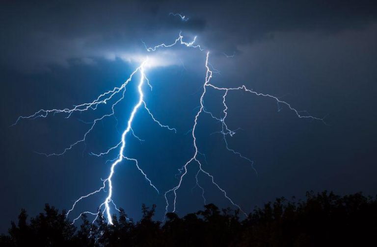 lightning m.jpg
