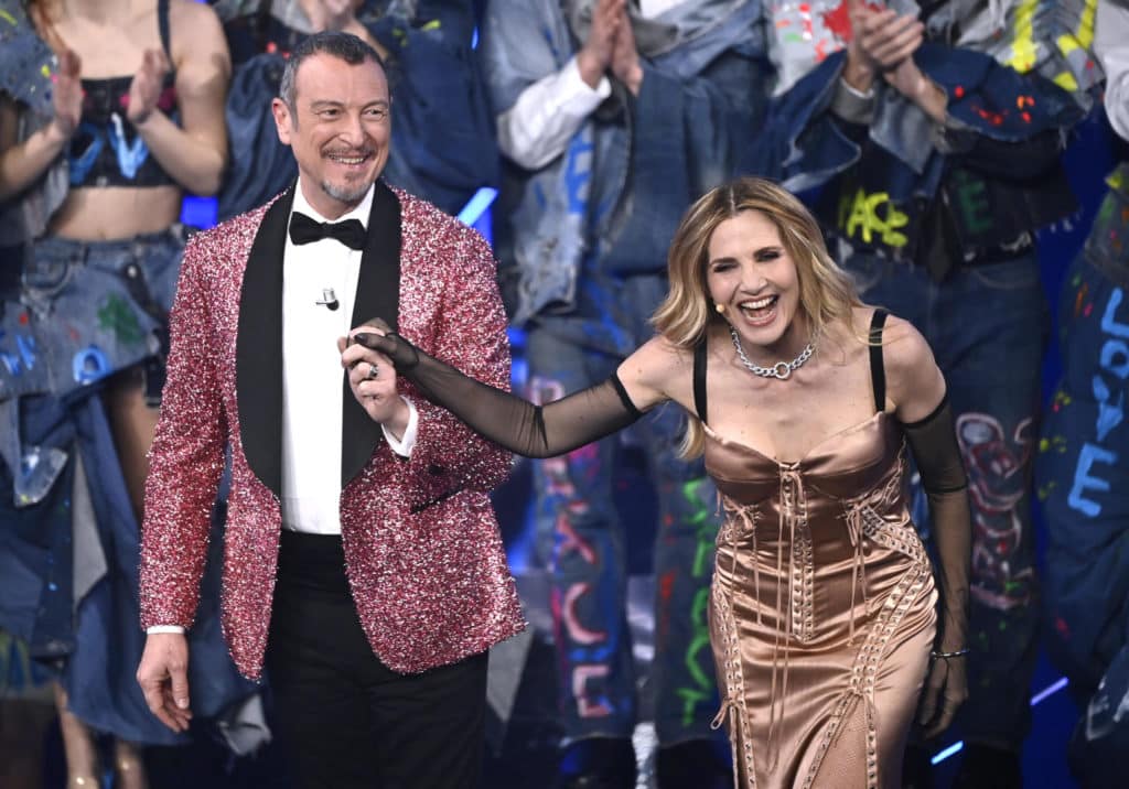 lorella cuccarini sanremo 2024 scaled.jpg