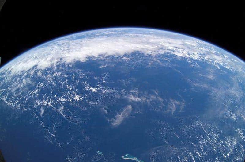 Scoperta di faglie giganti nella placca dell’Oceano Pacifico potrebbe ridefinire la nostra comprensione del pianeta 1 pacific m.jpg