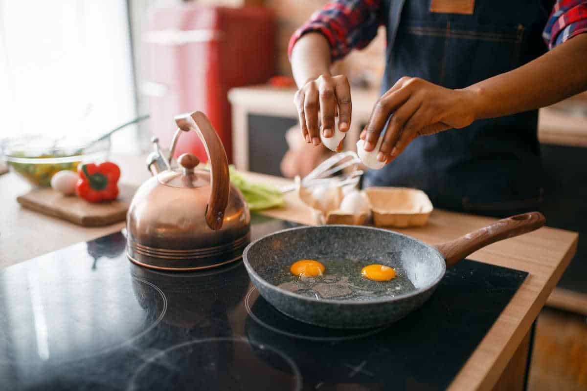 Pfas trovati nelle padelle di quasi tutti i marchi, anche quelle in ceramica. Tefal, Ikea e Lidl tra i peggiori 1 padella antiaderente.jpg