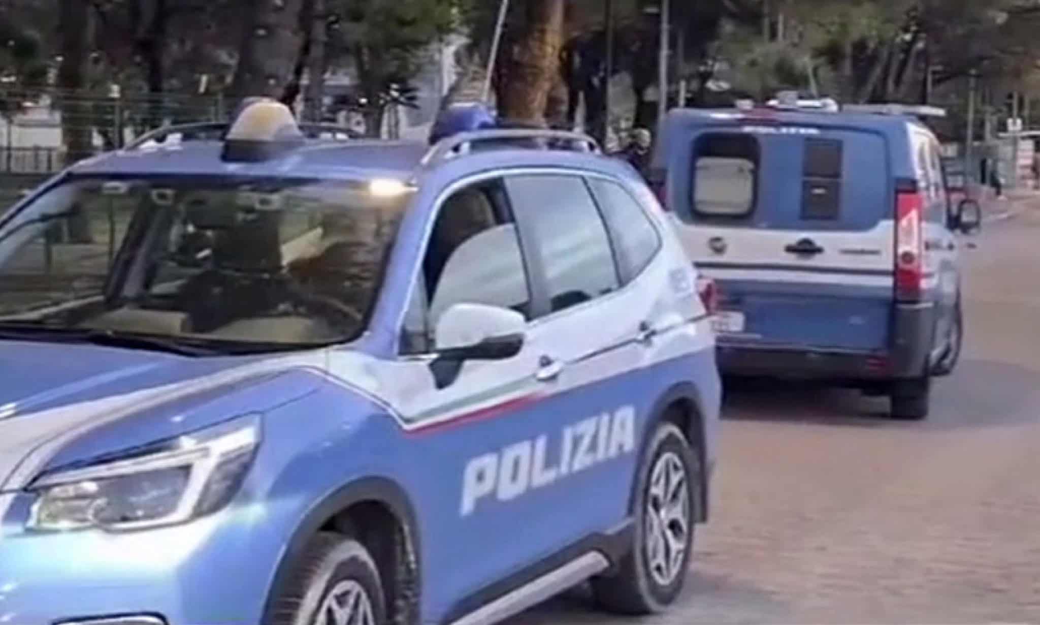 Ferrara, inneggiarono a Hitler durante una cena: 24 indagati per apologia di fascismo e istigazione all’odio razziale 1 polizia stato 1.jpg