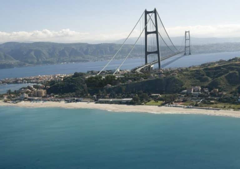 ponte stretto scaled.jpg