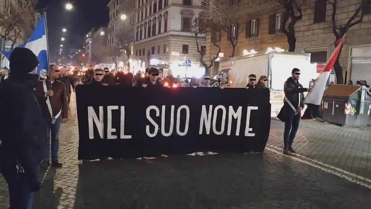 roma saluti romani piazza risorgimento.jpg