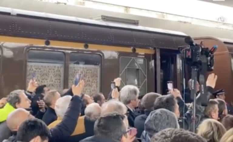 saluto romano napoli.jpg