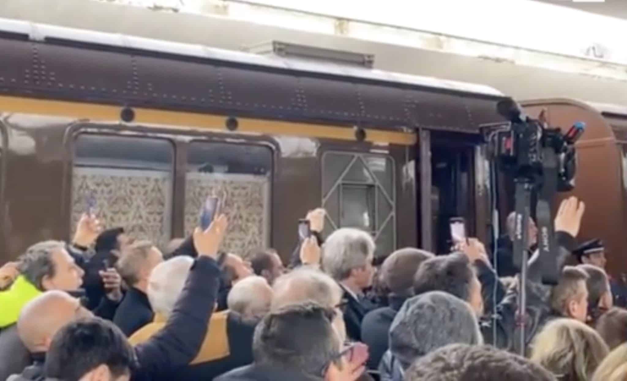 saluto romano napoli.jpg