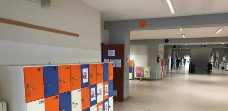 spray urticante scuola 1.jpg