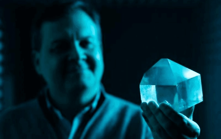 vekilov and crystal m.png
