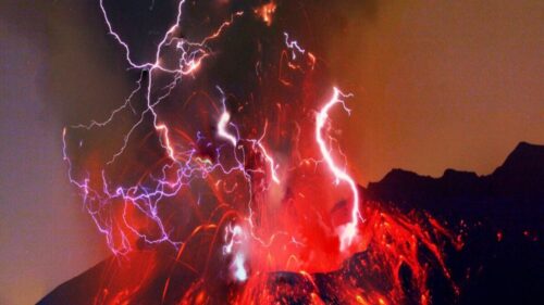 volcanic lightning 1 500x281.jpg