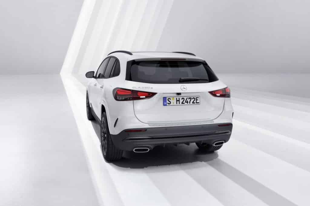 Mercedes GLA Posteriore scaled e1710510252975.jpg