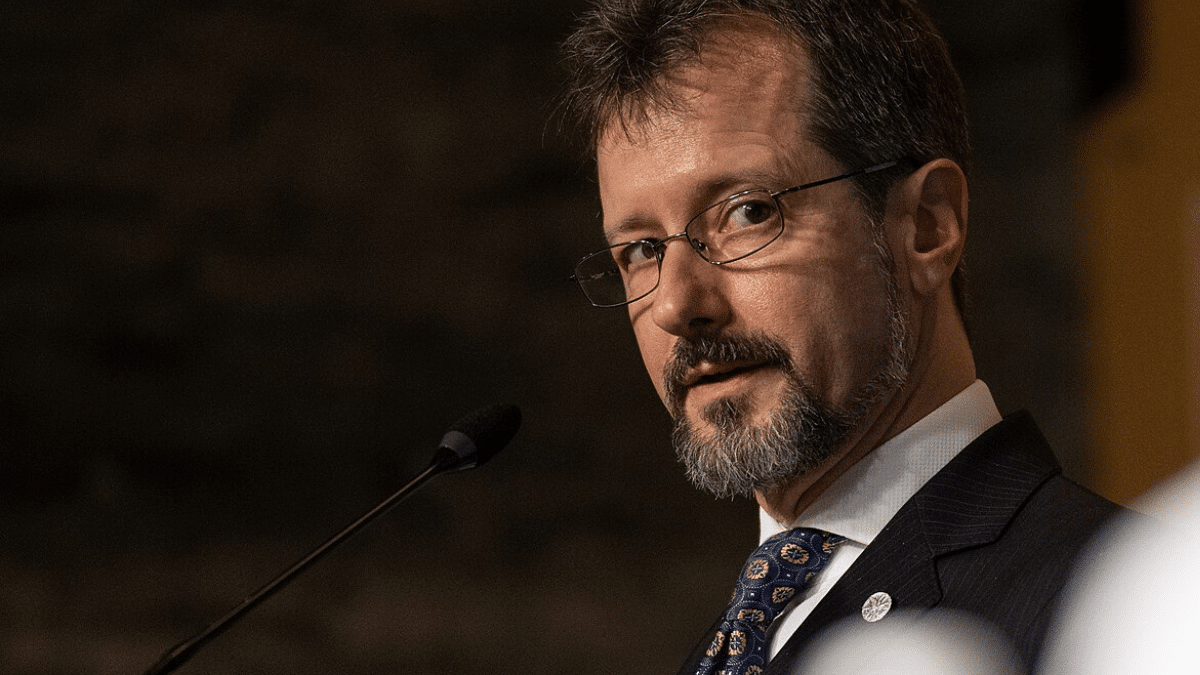 L’ex direttore dell’agenzia Usa per gli Ufo rivela: «Mi sono dimesso a dicembre, ho ricevuto minacce di morte dai cospirazionisti» 1 Sean Kirkpatrick .png