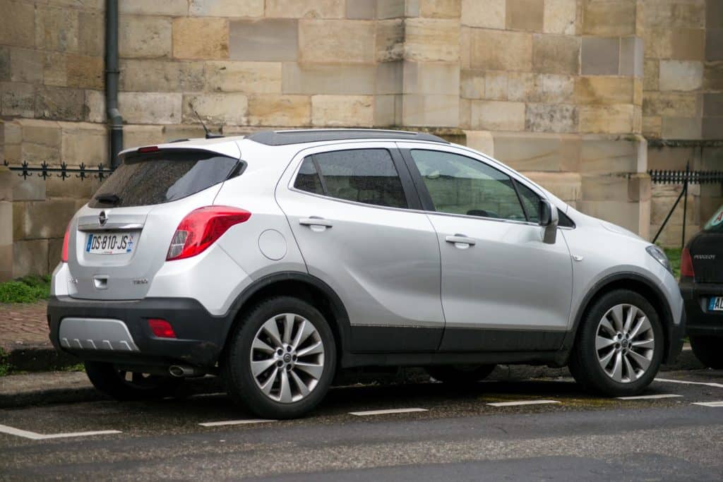 Suv parcheggiato.jpg