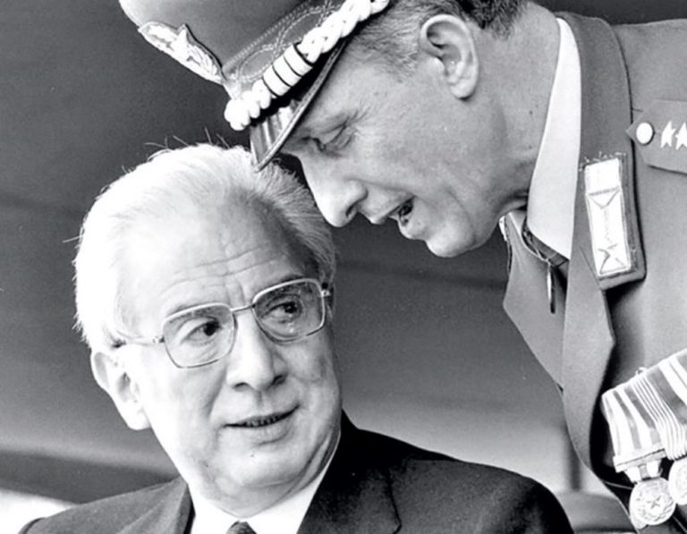 aldo moro francesco cossiga generale roberto jucci.jpg