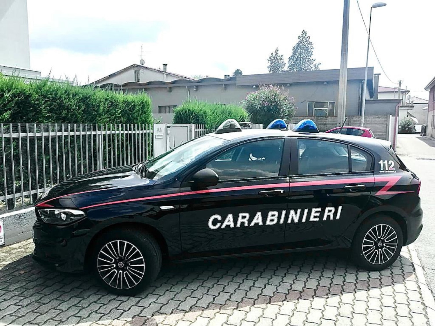 carabinieri auto.jpeg