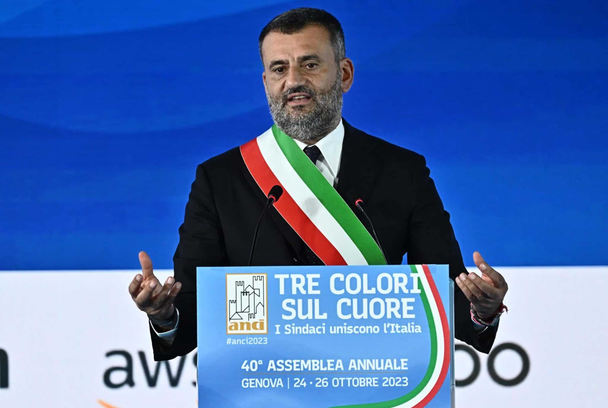 Bari, Piantedosi nomina una commissione per valutare infiltrazioni mafiose. Il sindaco Decaro: «È un atto di guerra contro la città» 1 decaro scaled.jpg