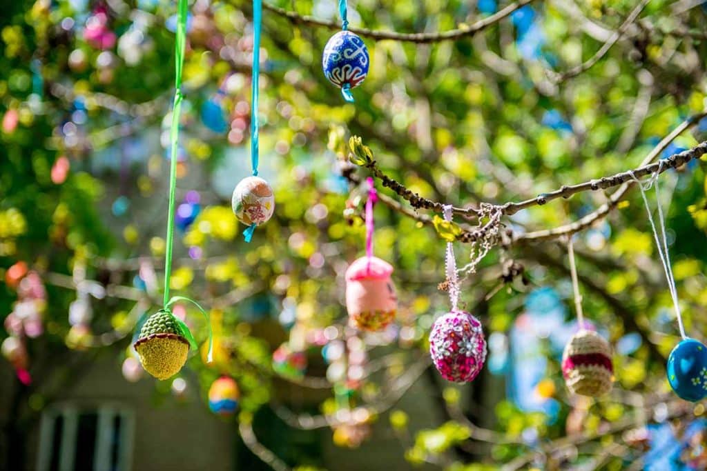 decorazioni pasqua giardino.jpg