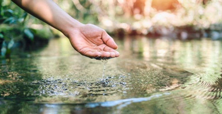 hand in water m.jpg