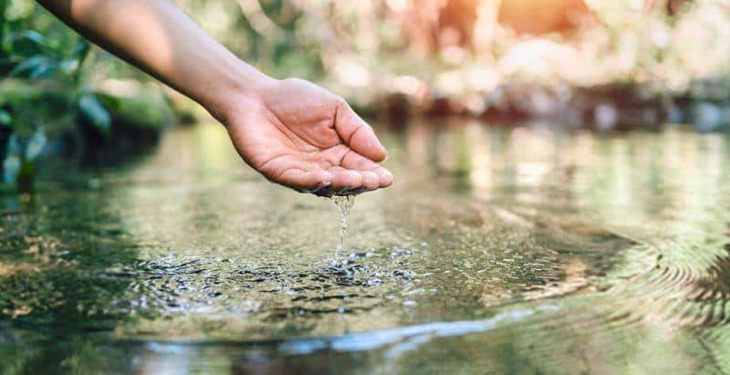 hand in water m.jpg