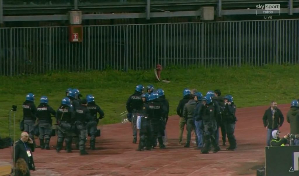 padova catania invasione ultras polizia.jpg