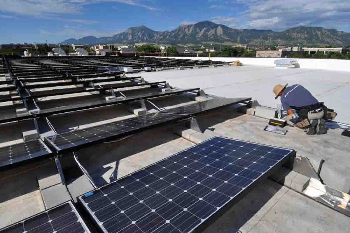 pannelli solari University of Colorado Boulder.jpg