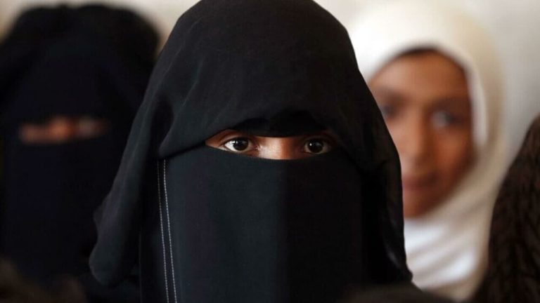 pordenone bambina niqab.jpeg