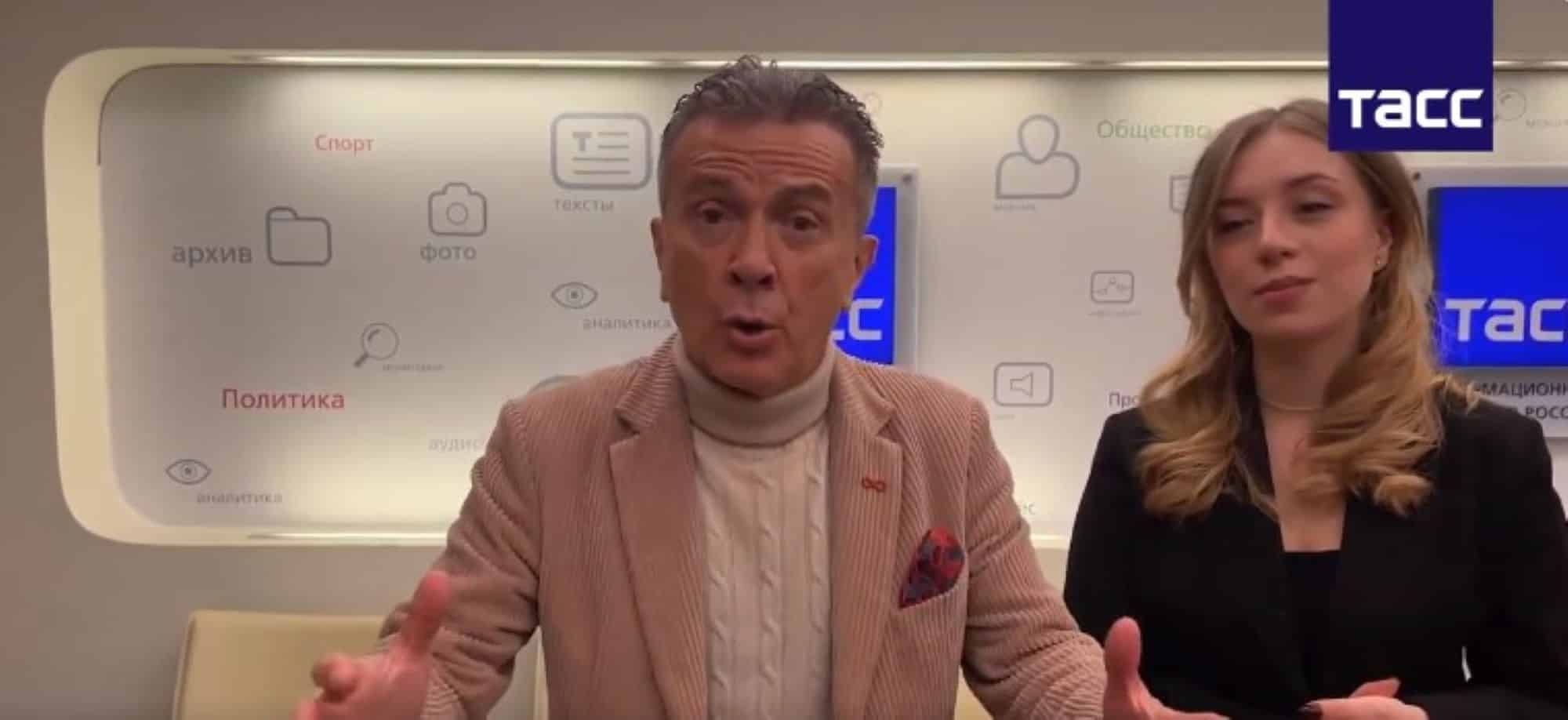 Pupo da Mosca: «Per la pace fra Russia e Ucraina serve una canzone d’amore». E canta “Un amore grande” – Il video 1 pupo russia.jpg