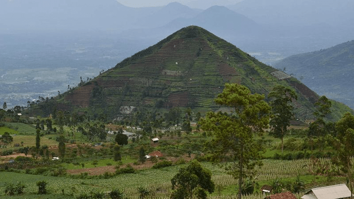 pyramid m.png