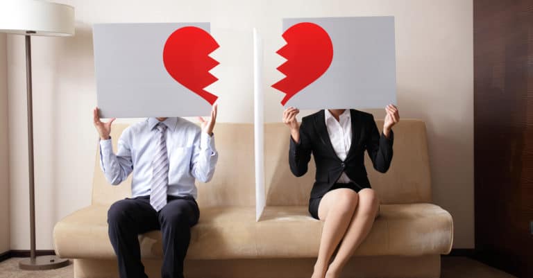 sentenza divorzio casa figlie genitori alternanza.jpg