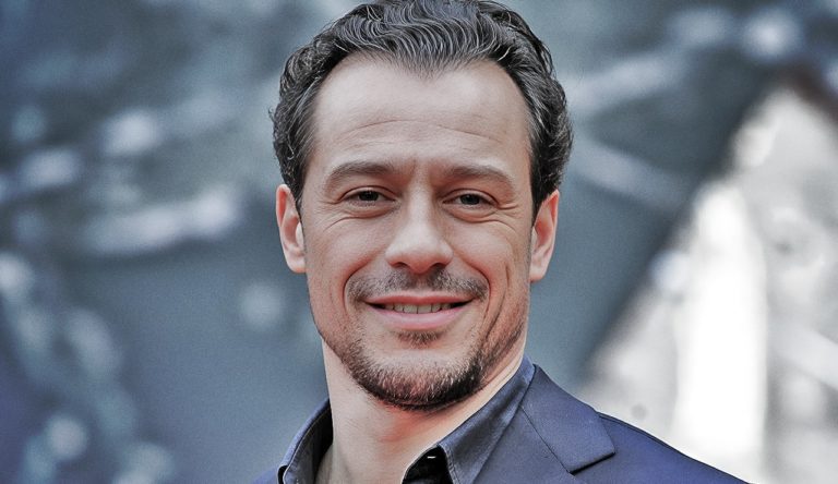 stefano accorsi giovani.jpg