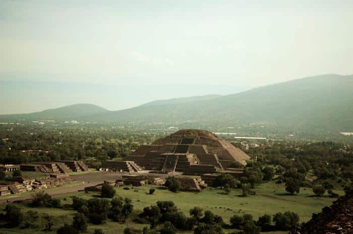 Il Culto degli Specchi e il Sangue a Teotihuacan 1 teotihuacan blood mirror cult m.jpg