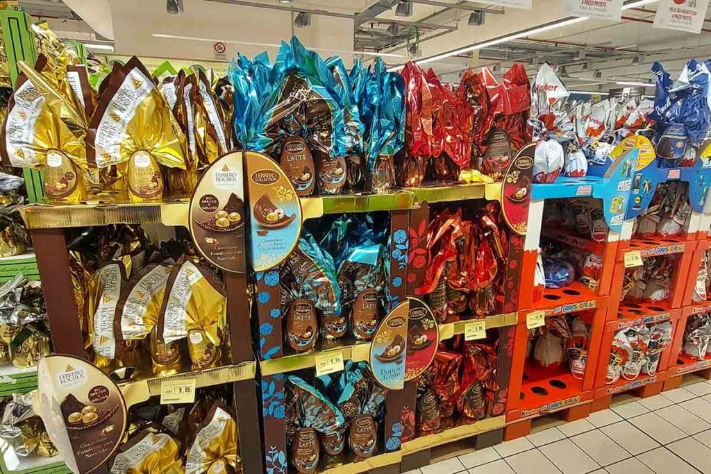 uova di pasqua supermercato.jpg