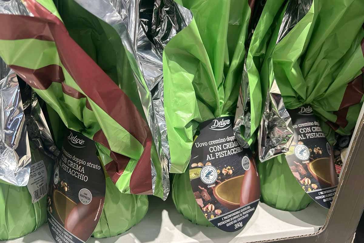 uovo di pasqua con crema al pistacchio deluxe lidl.jpg