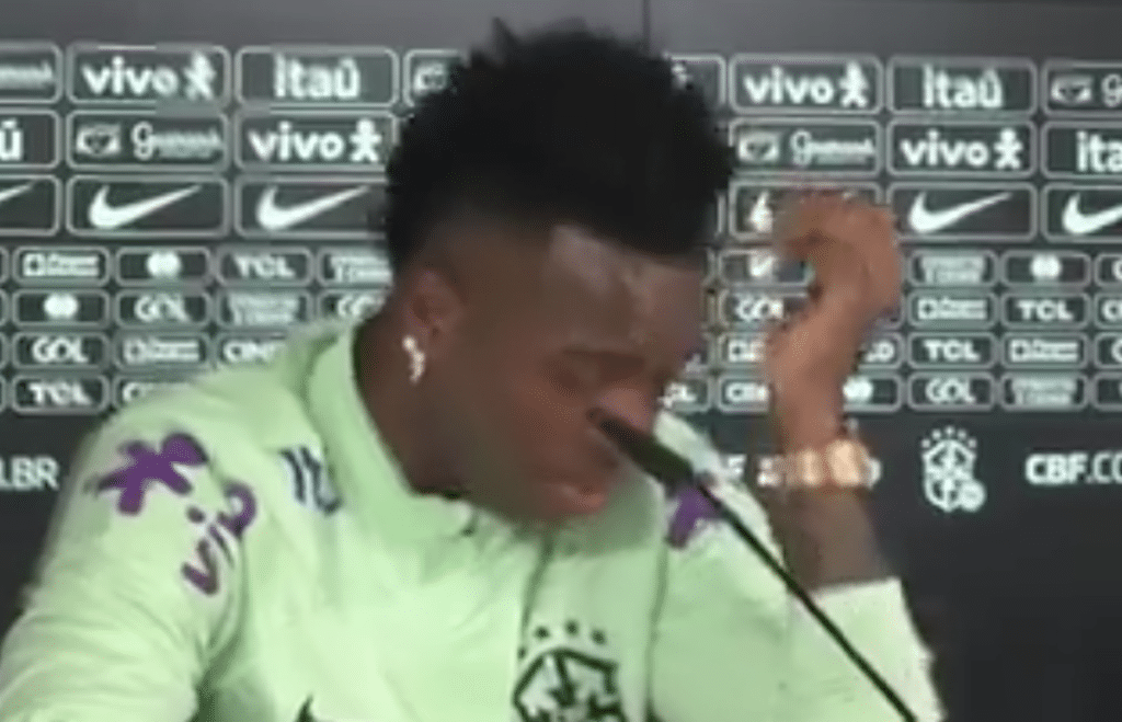 vinicius pianto.png