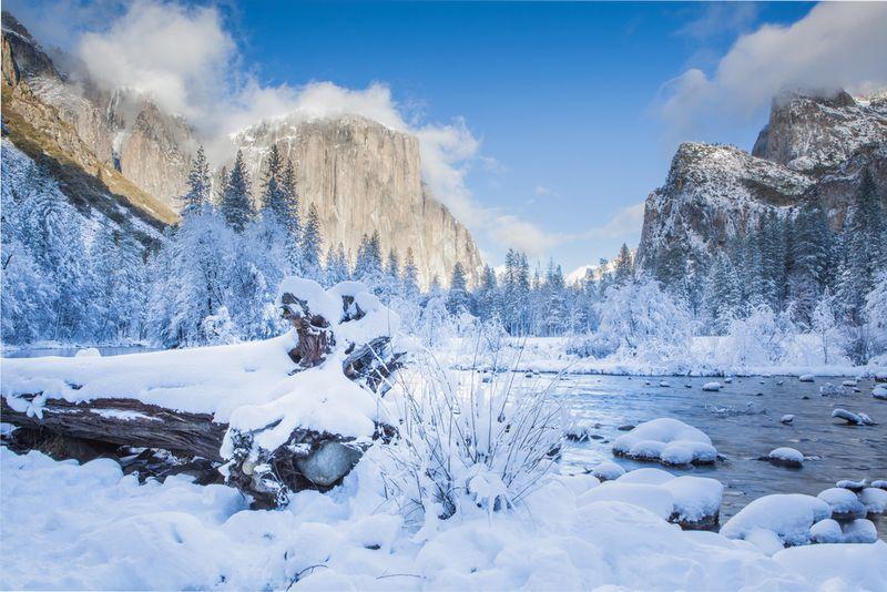 Chiusura del Parco Nazionale di Yosemite a causa di intense tempeste di neve 1 yosemite closed m.jpg