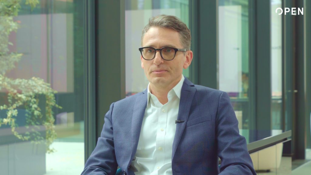 240222 OPEN LUXOTTICA VIDEO 1 LONG V1 01 05 13 23.jpg