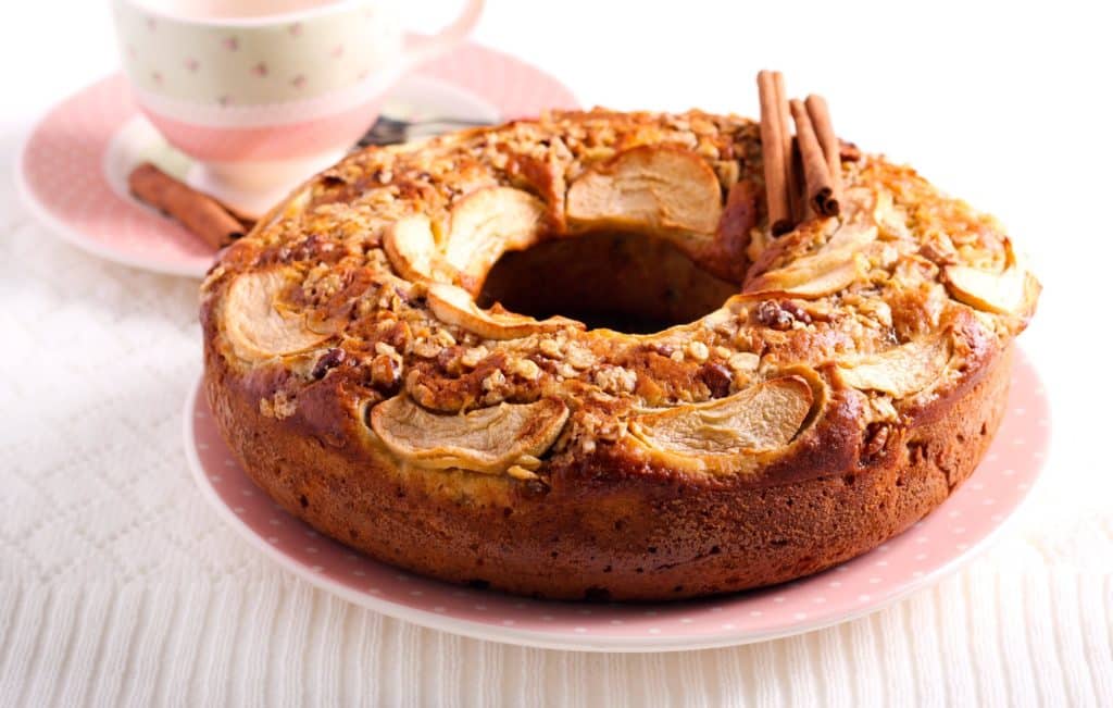 Ciambellone mele e cannella scaled.jpeg